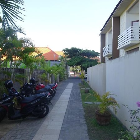 Soraya Apartment Seminyak Esterno foto